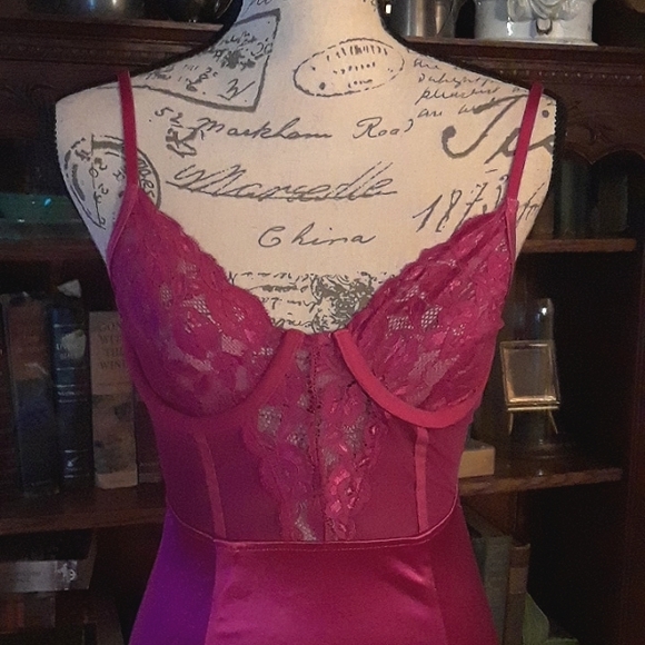 Lacy fushia body shaper or slip - Picture 2 of 5
